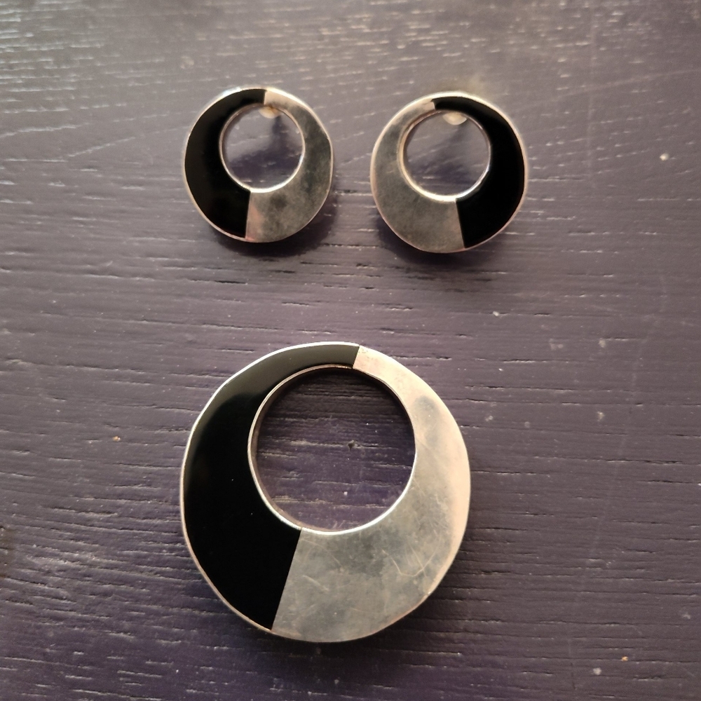 Sterling Silver & Black Onyx Earrings & Pendant set